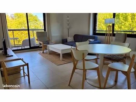 particulier loue très beau t4 proche grandes ecoles et centre ville à ecully