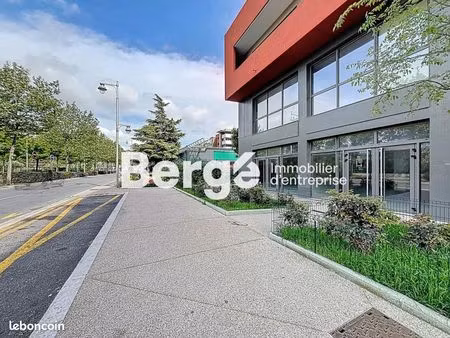 local commercial 325 m²