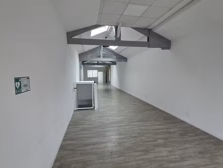belle surface pour transformation en loft ou bureaux