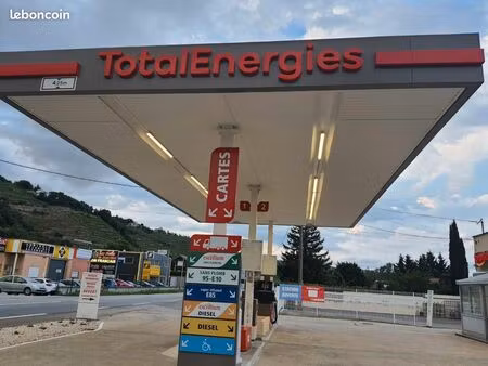fond de commerce station d'essence totalenergies avec son boutique