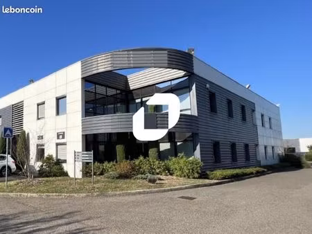 local d'activité 3 506 m²