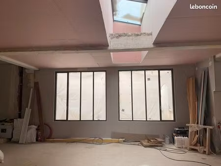 local : bureaux ou activité commerciale