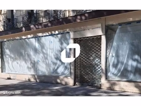 local commercial 210 m²