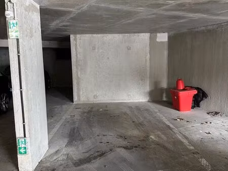 place parking a vendre 13500 euros 15 min aeroport de geneve