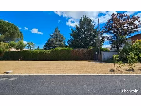 terrain 270 m² thil