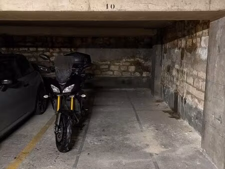 place de parking moto ménilmontant