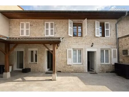 maison 200 m² arbent