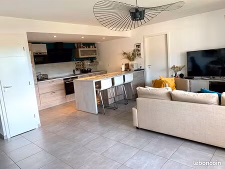 appartement t3 de 75 m² + terrasse