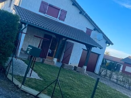 maison à louer st andré d’huiriat