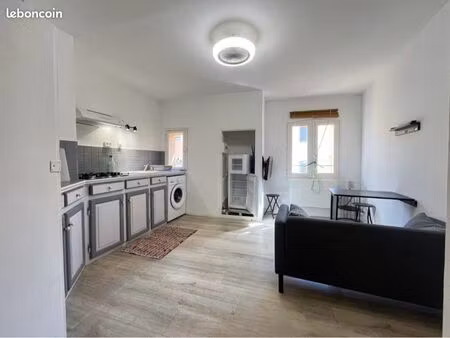 t2 lumineux centre village