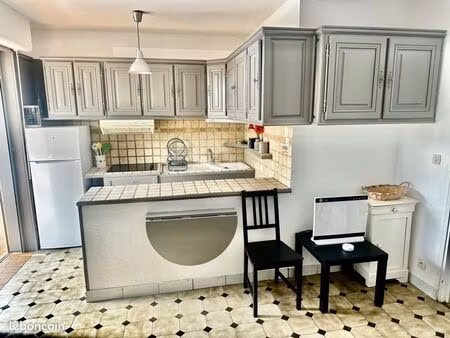 t1/studio draguignan quartier résidentiel plein sud terrasse  véranda et parking