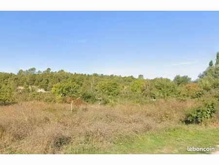 terrain 1 000 m² tourves