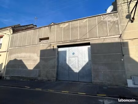 local industriel 290 m²