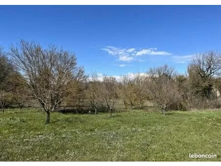 terrain 1 500 m² saint maximin la sainte baume
