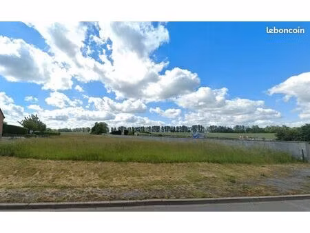 terrain 554 m² etreillers