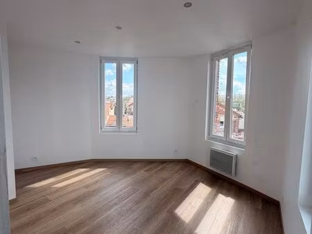 appartement  deux-pièces récemment rénovée dans le quartier isle