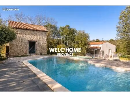 maison individuelle avec piscine et annexe