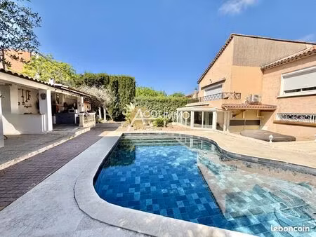 maison 8 pièces 195 m²