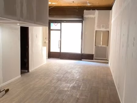 local commercial tout commerce