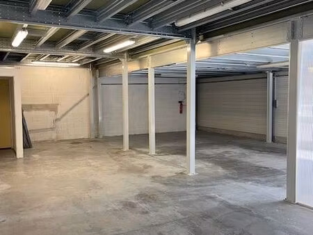 baisse de prix - hangar à louer – 115 m²- proche entrée autoroute a50 - sortie za les play