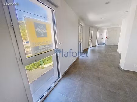 local commercial 65 m²