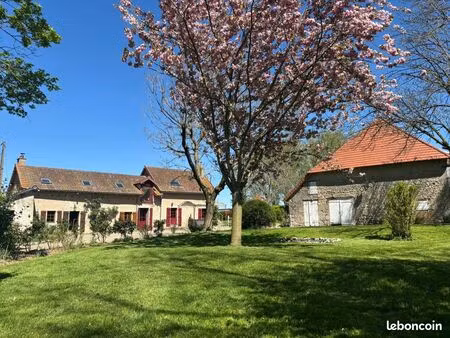 propriété 8 pièces 150 m²