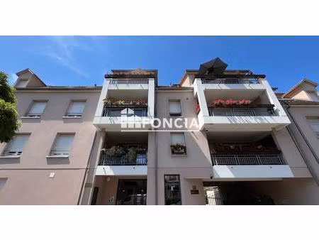 clé en main pour investisseurs : beau duplex avec locataire en place