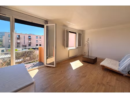 marseille 8ème  entre bonneveine et pointe rouge : t2 en der