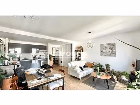 grand t2 vue cathedrale avec parking secteur moissons