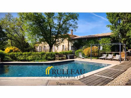 propriété en pierre du xixe siècle domaine de 11 hectares