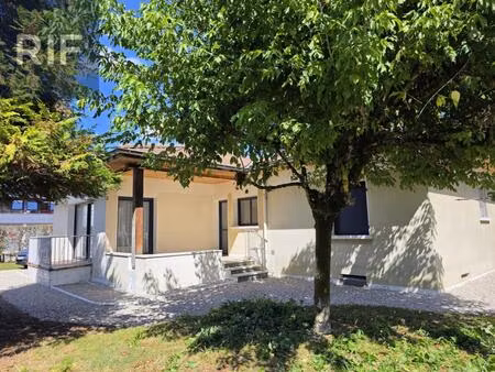 la tour du pin : maison individuelle de caractère totalement