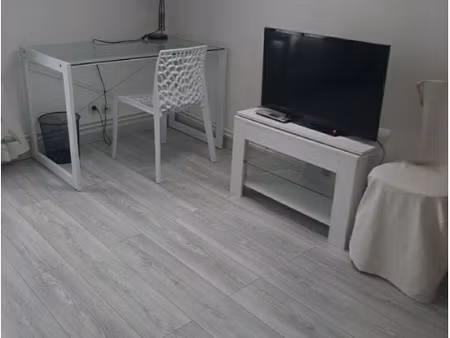 t2 / 22m² / le bourget (rer b)