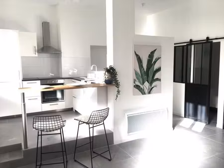 type 3 meuble baille / timone/ rue du berceau 13005.