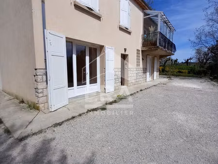 appartement 3 pièces à louer à pierrevert - confort et accessibilité