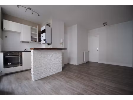 a louer riom charmant t2