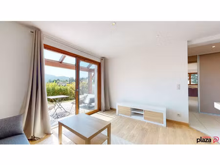 charmant t2 meublé avec jardin et place de parking