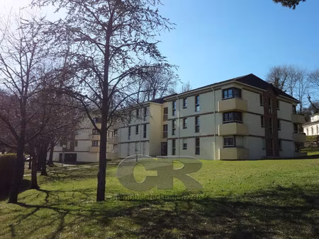 a louer f1bis avec stationnement privatif