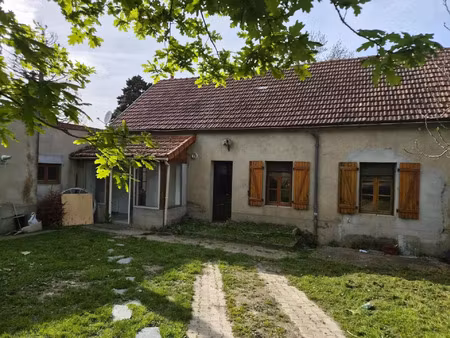 location maison 4 pièces 95 m² à bellenaves (03330)