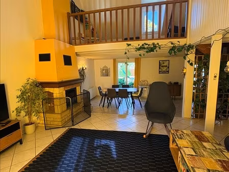 maison - 107 m2 - 4 pièces - non meublé