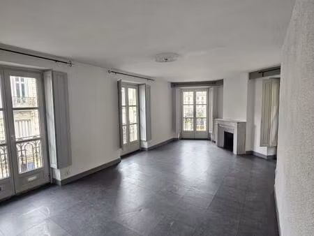 a vendre 3 pièces sur la rue foch à montpellier