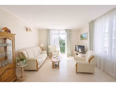 t4 bas des lônes avec jardin et garage