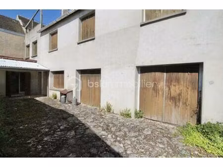 immeuble de caractère au potentiel exceptionnel – centre-ville de chéroy