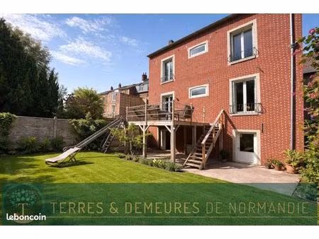 maison de ville 8 pièces 165 m²