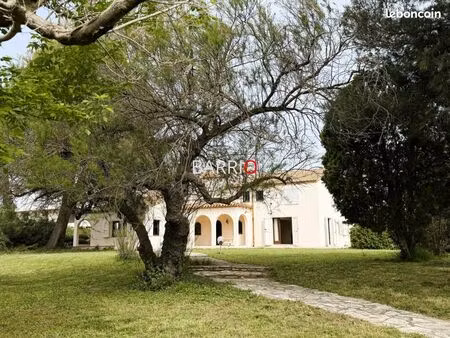 villa 10 pièces 370 m²