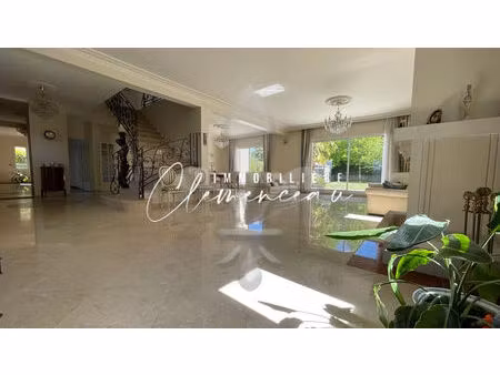 maison de standing - 316 m² habitables + sous sol total - terrain 1127 m² - piscine - vill