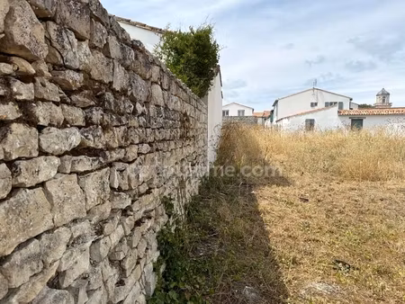 terrain rare 300 m² - belle façade de plus de 10 m – le bois-plage-en-ré