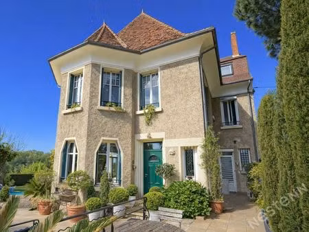 bergerac centre ? élégante demeure bourgeoise avec vue sur la dordogne !