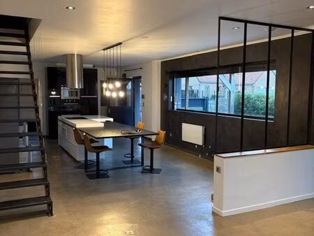 maison  cinq pièces 150 m²