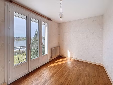 maison à vendre aux ponts de cé - 3 chambres avec sous-sol complet  jardin clos et vue sur