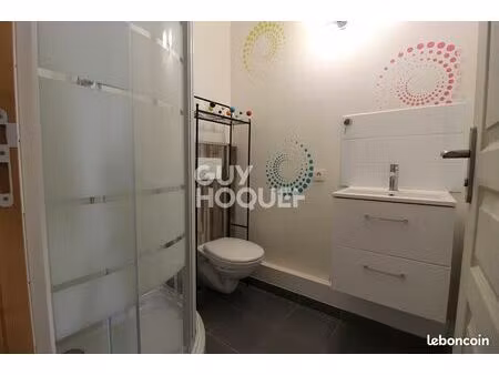 studio 1 pièce 28 m²